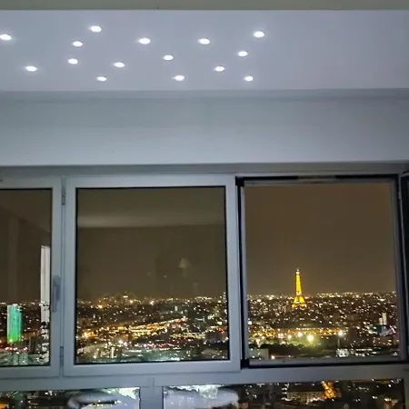 Full - Floor - Eiffel Tower Panoramic View