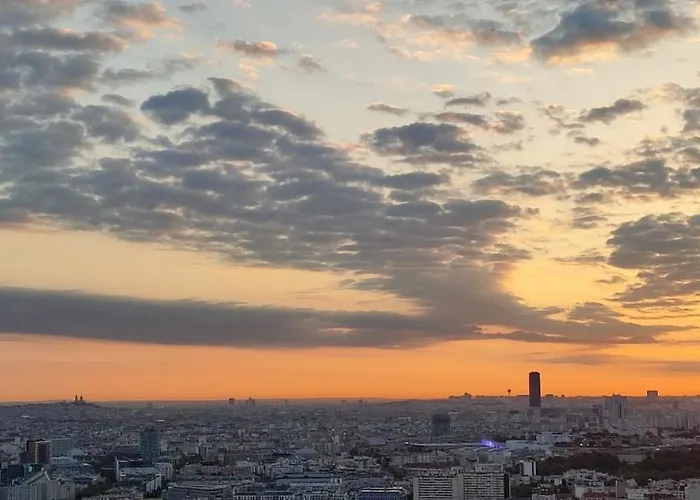Full - Floor - Eiffel Tower Panoramic View 이씨레물리노
